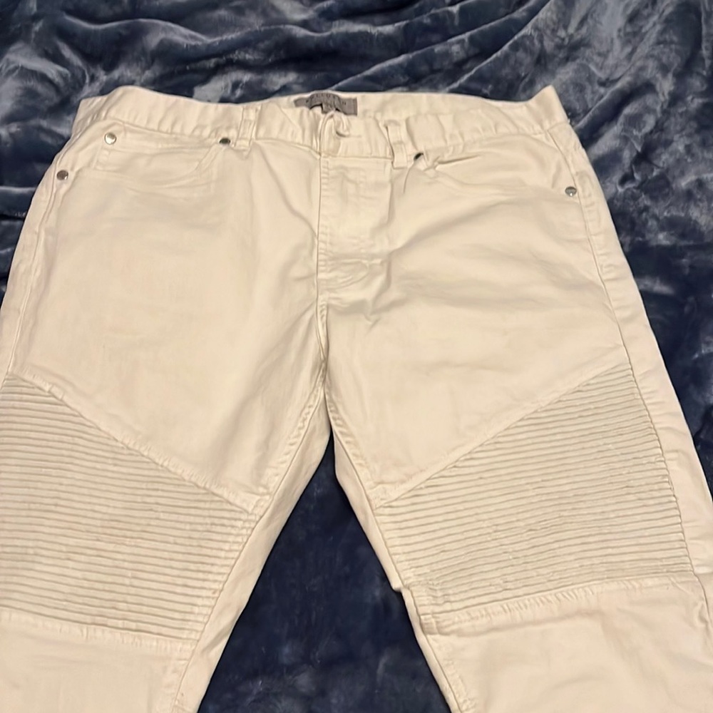 Men stack skinny jeans